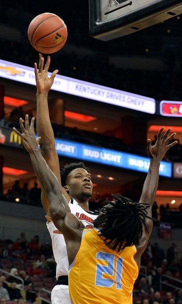 Nwora, Williams power Louisville easily past Southern 104-54